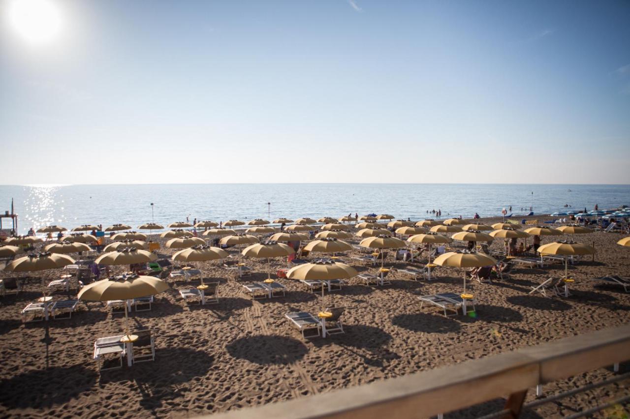 Alberto Quadrilocale A Soli 150M Dal Mare Marina di Castagneto Carducci Luaran gambar