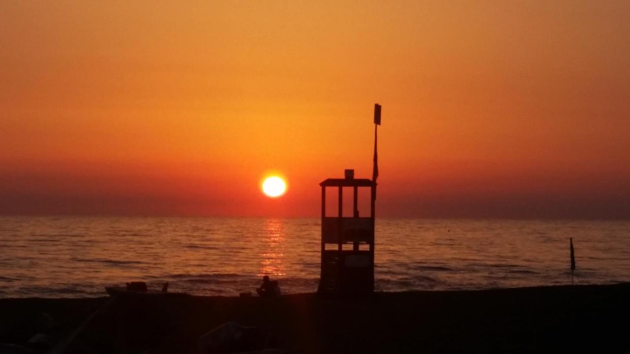 Alberto Quadrilocale A Soli 150M Dal Mare Marina di Castagneto Carducci Luaran gambar