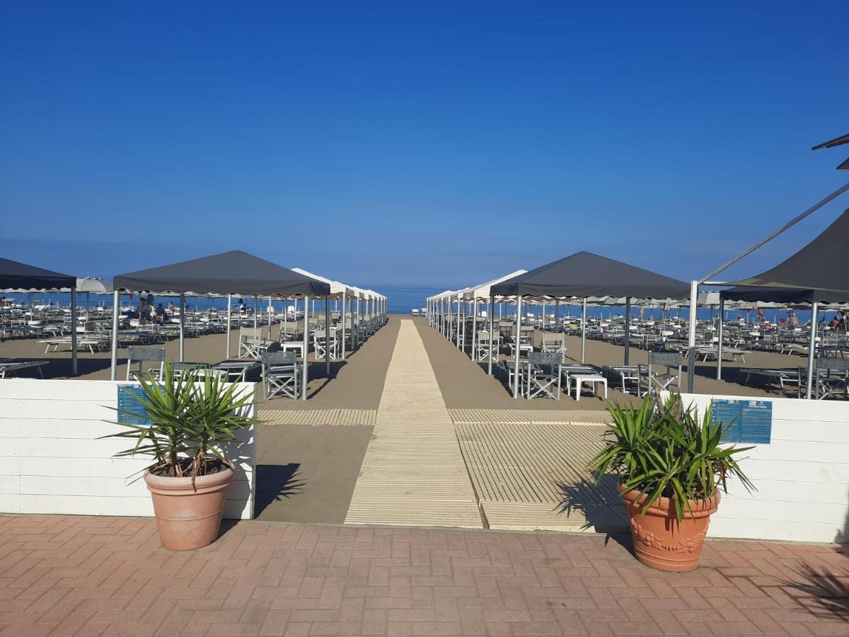 Alberto Quadrilocale A Soli 150M Dal Mare Marina di Castagneto Carducci Luaran gambar